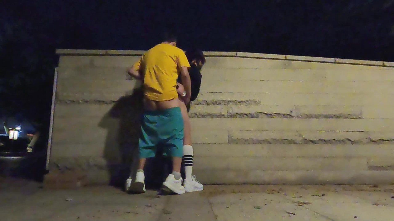 The cute boy ran naked in the park, asked passers-by to help ...