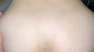 La conocí en una fiesta y cogimos en el cuarto