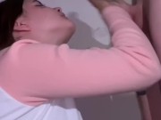 Застенчивая малышка отсасывает мой член и я кончаю ей на лицо. 16/16