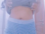 اححح سخنت بزااف بوحدي بغيت لي يحويني و يرضعو ليا يرضع ليا بزازلي please Fack me - Screenshot 1 of 16 - HD