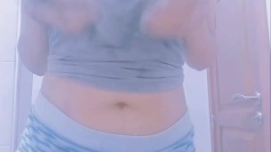 اححح سخنت بزااف بوحدي بغيت لي يحويني و يرضعو ليا يرضع ليا بزازلي please Fack me