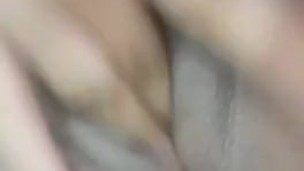 Colombiana tocándose bien excitada