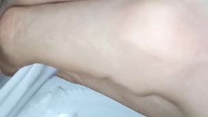 Uso panties blancos, me excita y me vengo bien rico 2/2