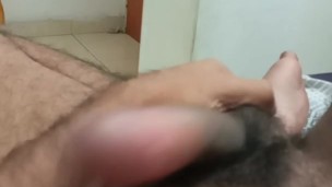 Joven caliente se masturba 