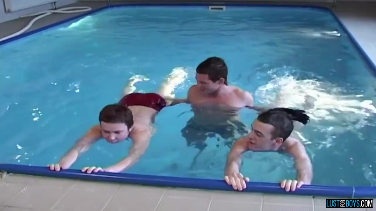 Skinny gay twinks ass breed in threesome - RedTube