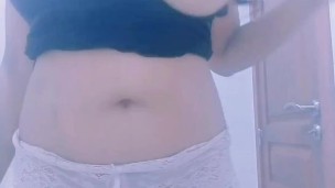 هجت بوحدي أجي احبيبة حويني و مص ليا بزازلي اححح سخونة سخنت بزااف sucking big boobs