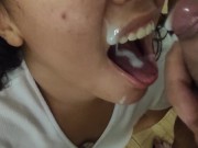 moves delicious in front of the mirror with friends 16/16