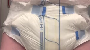 M4 Diaper wetting and soaking it