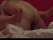 【でぶ専】ハメ撮りセックスをスマホで自撮り 淫乱な腰の動きに可愛く喘ぐ女子大生 15/16