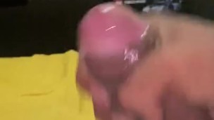 Me la jalo mientras no hay nadie