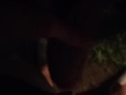 Moglie vogliosa mi fa una sega nel parco pubblico 10/16