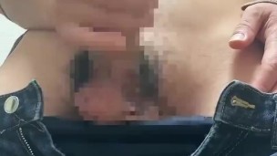 I masturbated wearing jeans on my day off, rubbed with gauze and squirted.