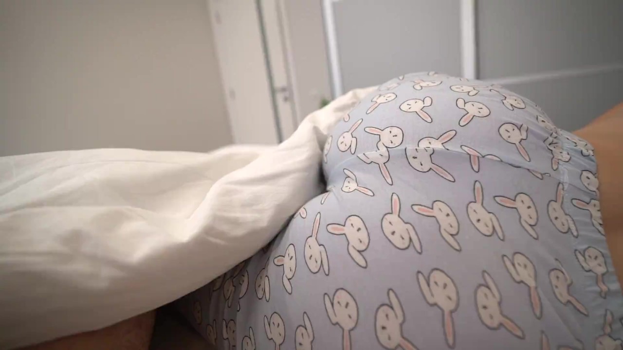 Step sister share a bed with step brother in a hotel room - creampie - Kostenloses Sex-Video - RedTube