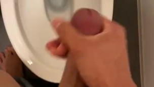 家で大量射精