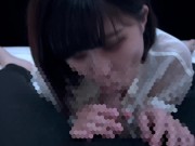 純粋そうな彼女が「においに興奮する…」エロチ〇ポをクンクンしながらフェラ　口内射精 10/16