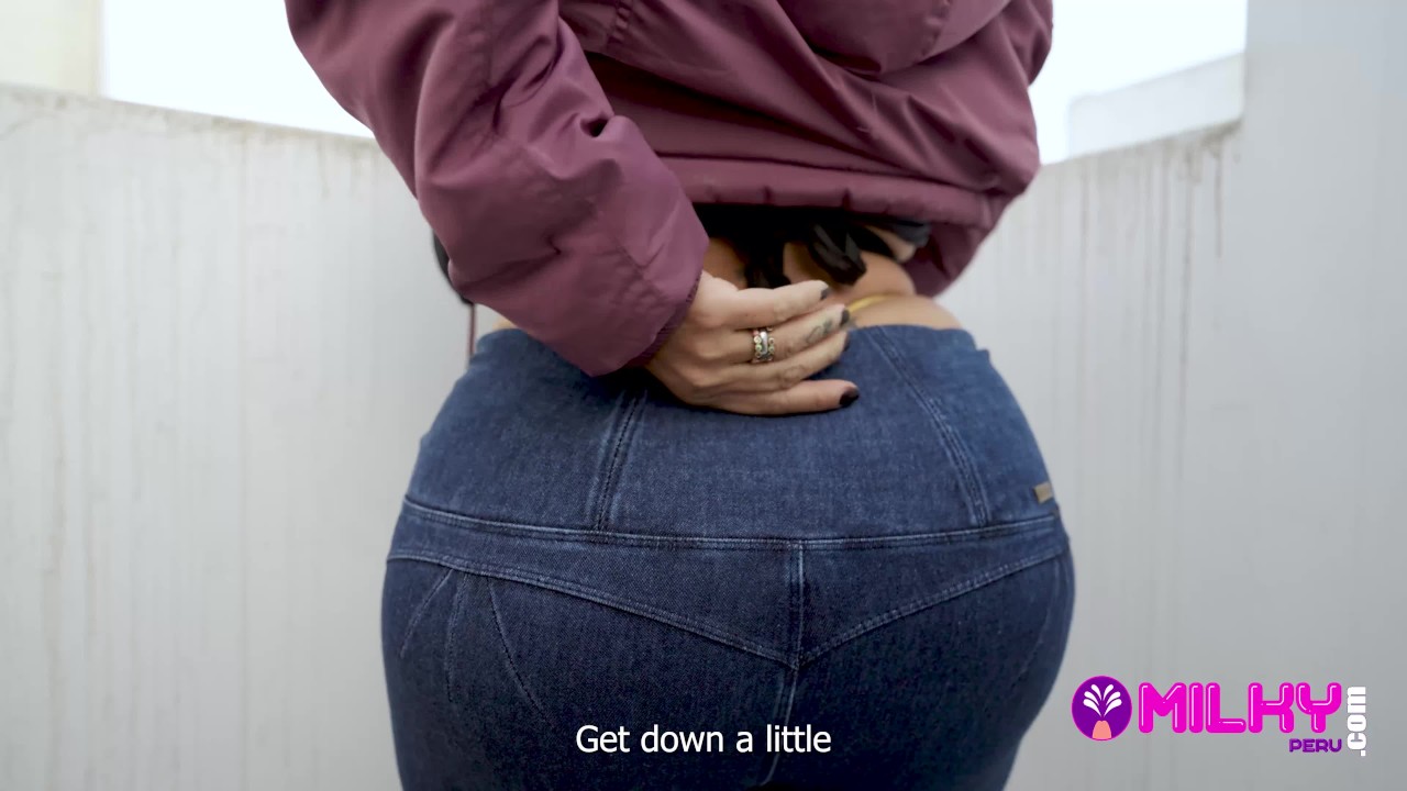 Step-mom Shows Off Her Big Boobs And Amazing Big Ass On The Street - Vídeo de sexo gratis - RedTube