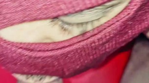 Papá esclavo sexual peludo amarrado recibe dildo por el culo mientras chupa pene gigante latino cali