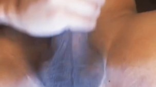 Primer BDSM - chico sexy con gran polla se masturba juega con vibrador