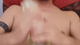 Jeune mec asiatique nique son fleshlight super intense