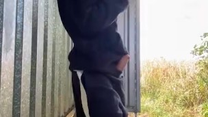 Nach der Arbeit spontan in einer Bushaltestelle Anal