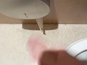 batendo uma no banheiro de um shopping 1/16