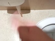 batendo uma no banheiro de um shopping 4/16