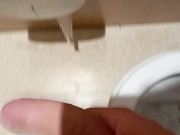 batendo uma no banheiro de um shopping 5/16