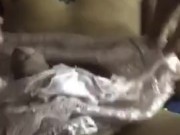 Hetero se hace una paja con los pantties de su novia