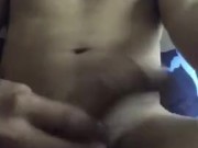 Hetero se hace una paja con los pantties de su novia 7/16