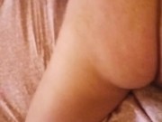 Juego con el culo de mi vecina mientras su esposo trabaja deja que la folle  6/16