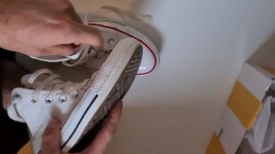 Buying and unboxing old Converse