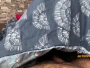 МАЛЫШКА ПОДАРИЛА МИНИНЕТ НА ДЕНЬ РОЖДЕНИЯ ПОД ОДЕЯЛОМ - Screenshot 2 of 16 - Cum Swallow