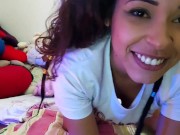 Roçando a buceta na cara do ursinho  1/16