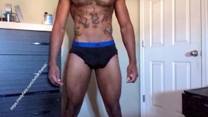 Horny high flexing tease after gym💪🏾