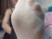 КУКОЛД ПОВ ЛИЖИ МОИ ГРЯЗНЫЕ НОСОЧКИ. ЭВЕЛИНА РОУЗ - Screenshot 12 of 16 - Closeup