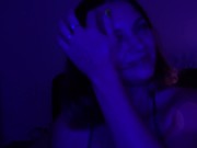 mamma in lingerie a rete cavalca un dildo e schizza come un vulcano 16/16