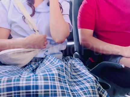 Wild and Sexy College Pinay Ask Her Driver To Finger Her Inside Her Car