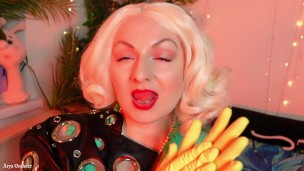 ASMR video - yellow household gloves