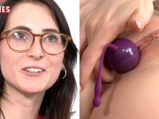 Ersties: Sexhungrige 20-jährige Magdeburgerin macht es ihr selber