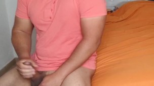 Me masturbo viendo tus videos
