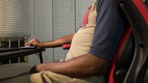 Gaymer inflates his belly while playing with his friends
