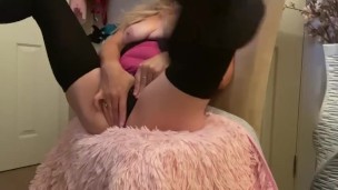 FINGERING MY WET JUICY PUSSY 