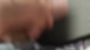 パンツの上から触ってたらフル勃起。その後すぐに濃厚な男汁がドピュ 興奮しちゃったけど、誰かの舐めたい