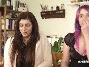 Ersties: Es darf gerne viel Öl sein bei diesen deutschen Studentinnen 3/16