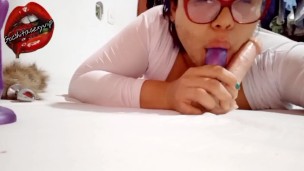 Quiero frotar tu polla en mi cuerpo