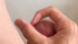 精液をオイル代わりにしてオナニー