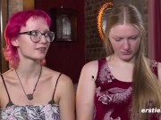 Ersties: 18- und 21-jährige deutsche Amateur-Girls spielen miteinander 12/16