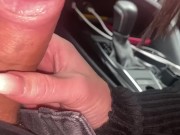 Попутчица сделала мне миньет в машине. Кончил в рот 12/16
