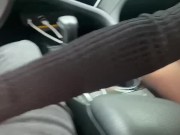 Попутчица сделала мне миньет в машине. Кончил в рот 3/16