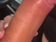 Попутчица сделала мне миньет в машине. Кончил в рот 5/16